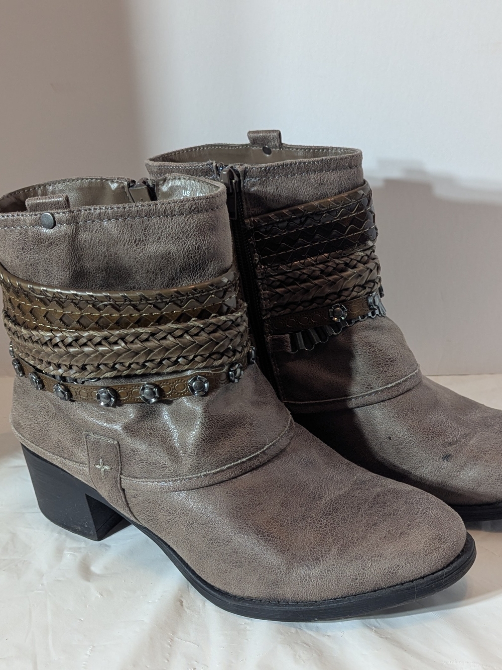 Carlos Santana Women's Taupe Ankle Boots with Braided Strap Detail Size 9.5M